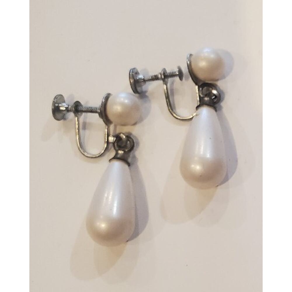 Vintage Elegant Dangle Drop Earrings Classic White Satin Bead Retro Screw Back